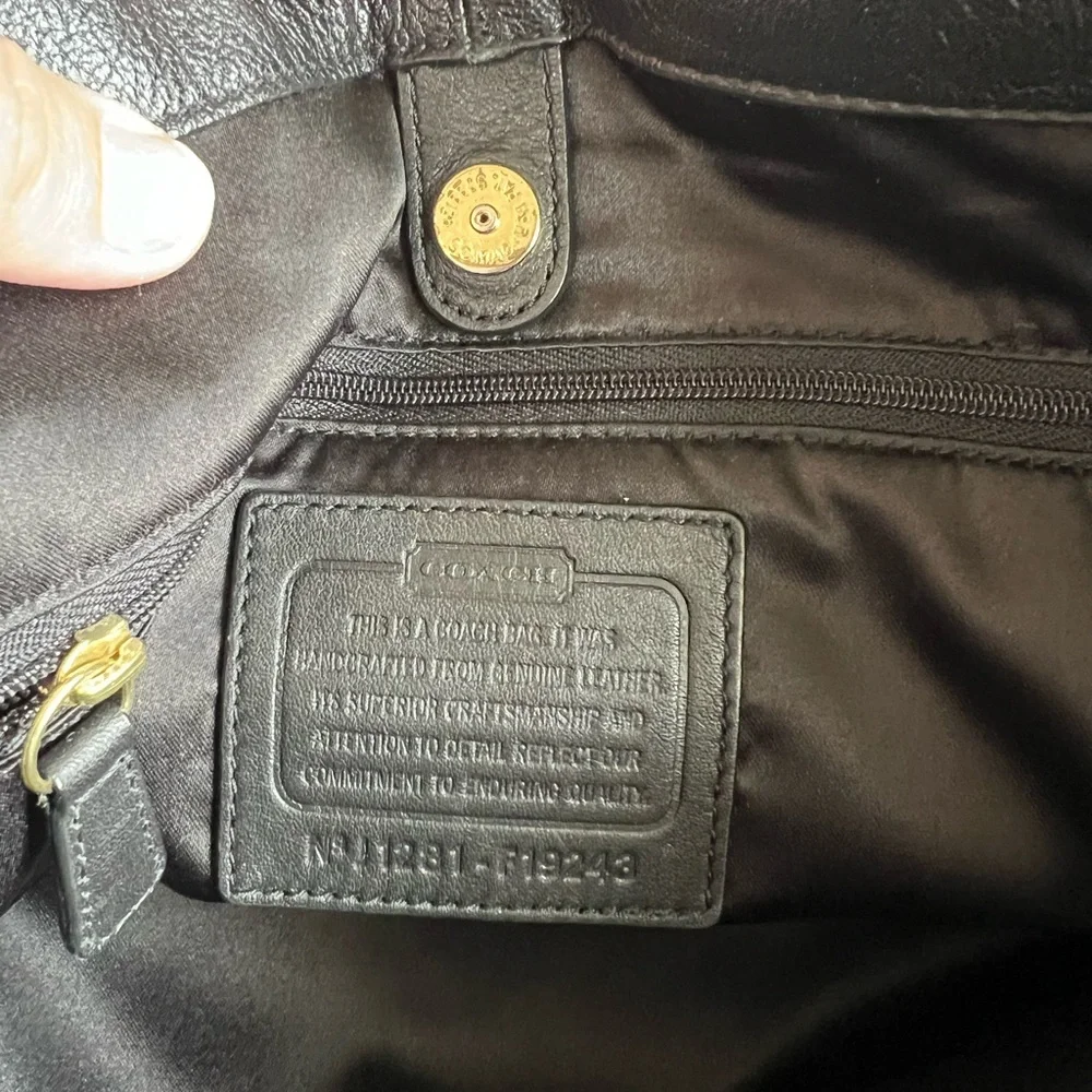 Coach purse - Picture 5 of 7